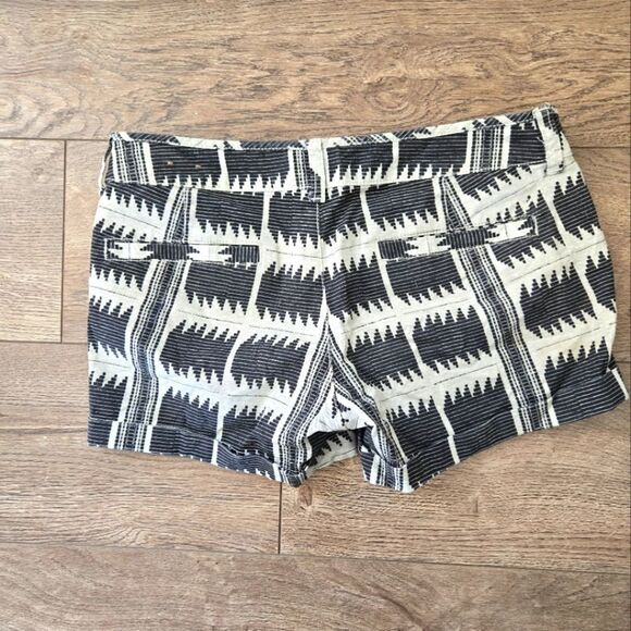 2/$30 American Eagle short size 6 - Picture 3 of 5